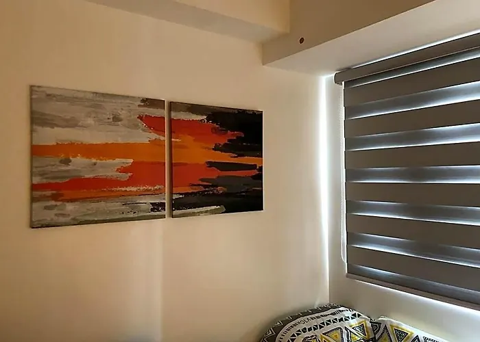 Stunning 1 Bedroom Unit With Pool By The Mall 4*